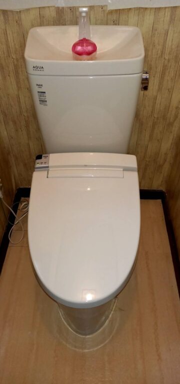 愛知県一宮市のトイレ交換工事｜新しいトイレとシャワートイレへ交換後の施工完了写真