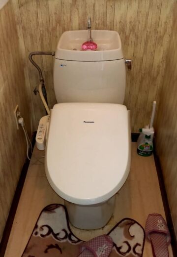 愛知県一宮市のトイレ交換工事｜既設トイレとシャワートイレの施工前写真