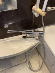 愛知県江南市の浴室水栓取替工事｜新しい水栓と配管補修後の施工完了写真