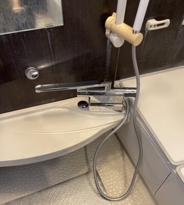 愛知県江南市の浴室水栓取替工事|新しい水栓と配管補修後の施工完了写真